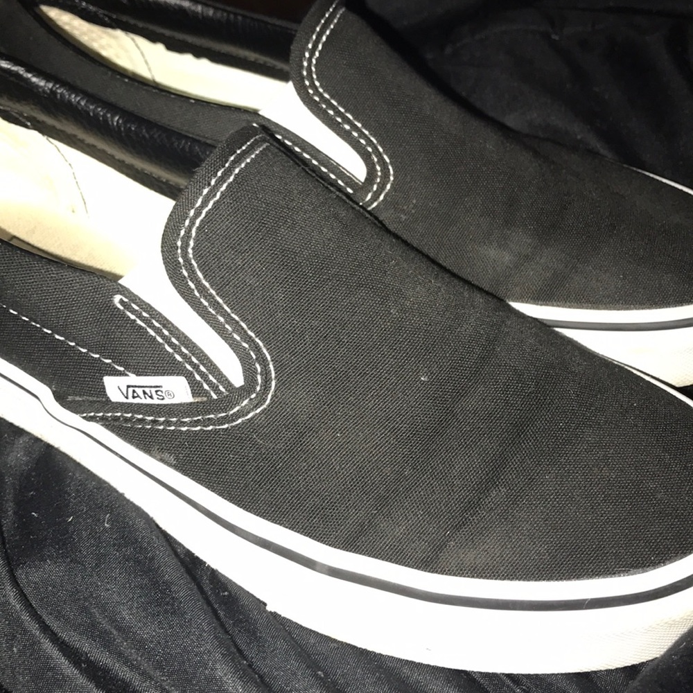 black slip on sneaker- vans